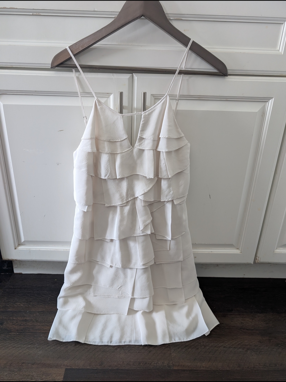 Beautiful BCBGMaxAzria Silk Romantic Ruffle Tiered Party Dress Size 6